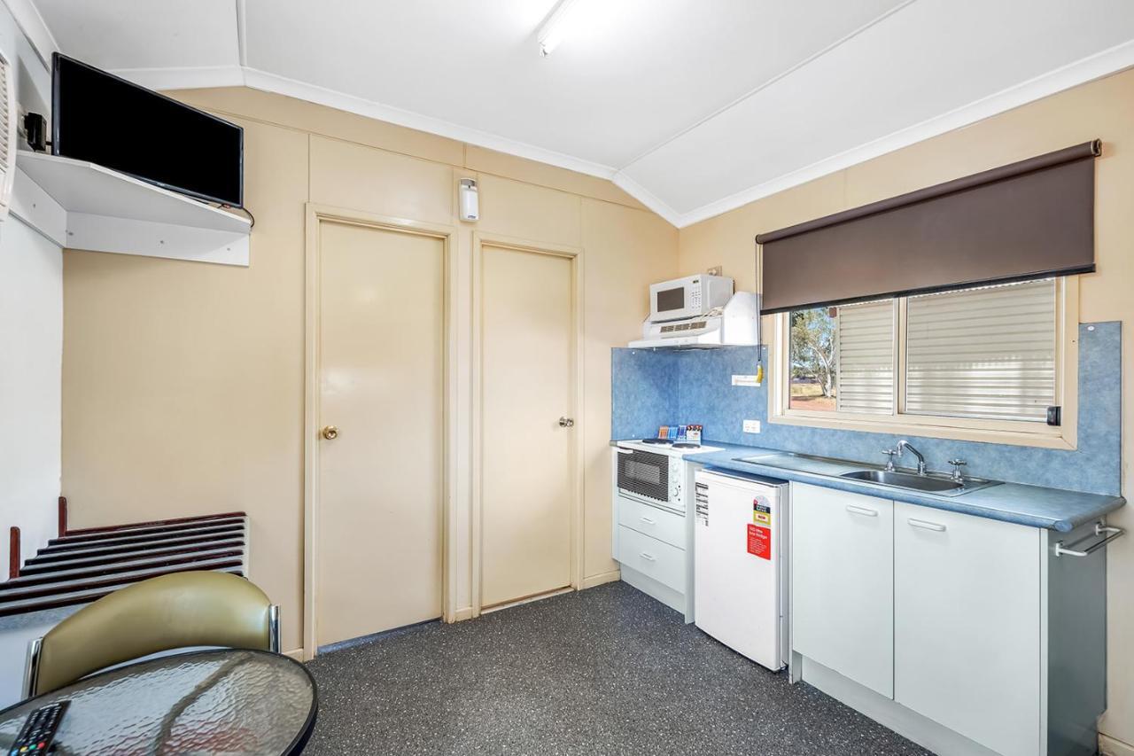 Outback Caravan Park Tennant Creek Buitenkant foto